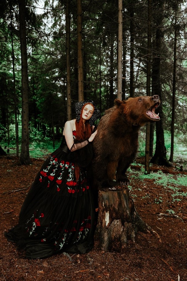 Menna Hossam (Egypt) “If I had to choose one standout shoot in my career, it would be this. Photographing a wild bear in a foreign forest was one of the most challenging and thrilling experiences I’ve ever had. The day was packed with surprises, fear, and unforgettable emotions, all within 24 hours.”